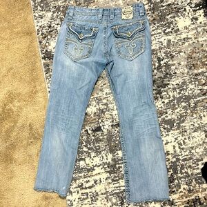 Rock revival jeans
Size 34 men’s